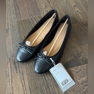 H&M Premium Selection Genuine Leather Ballet Flats in Black size 8